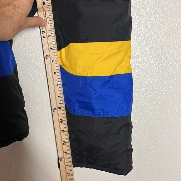 Circo boys bib ski pants, 4T, 100% Nylon, adjustable straps, gaiters. - Picture 4 of 4